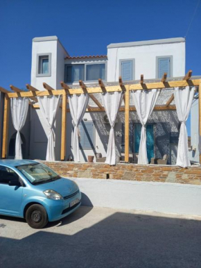 Κυκλαδίτικη βίλα στην Παραλία Αντώνηδες, Κύθνου